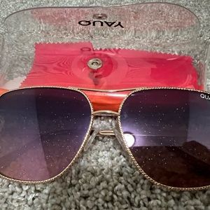 QUAY stop and stare twist